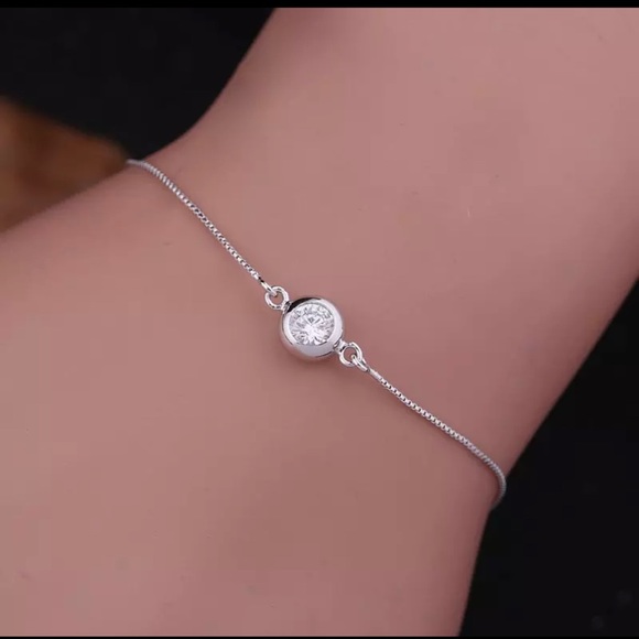 Jewelry - Silver Solitare Diamond Bezel Bracelet